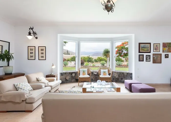 Caserio De Guaza * Palm-mar